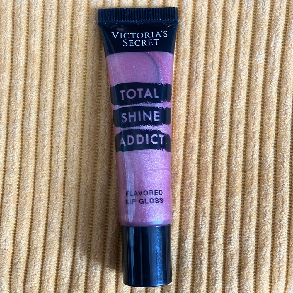 VS Total Shine Gloss